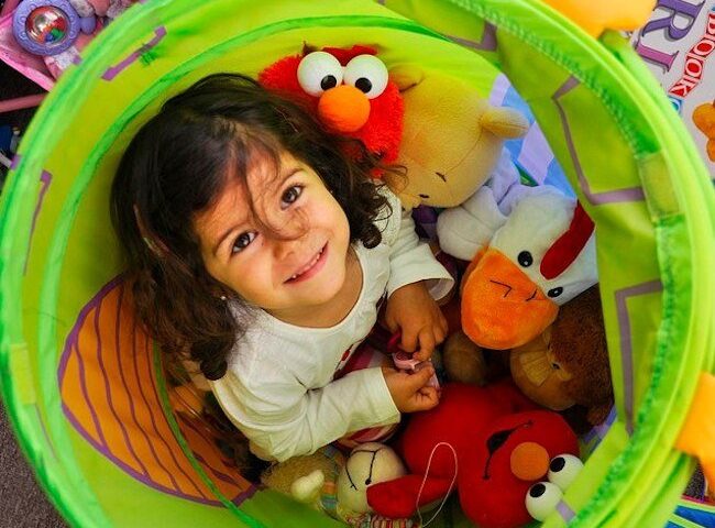 ¿Por qué necesitan juguetes los niños?