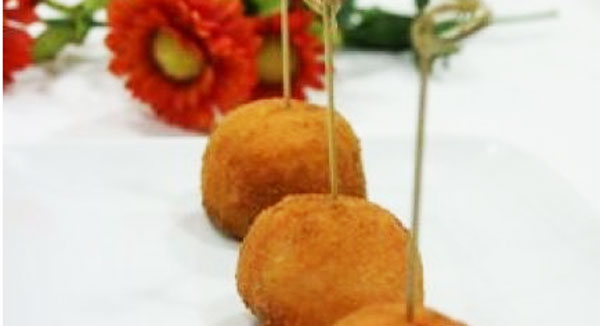 Bolitas de salmón y queso crema
