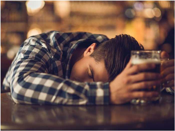 ¿En qué consiste el «bingedrinking»?