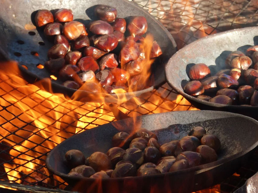 Sacar las castañas del fuego