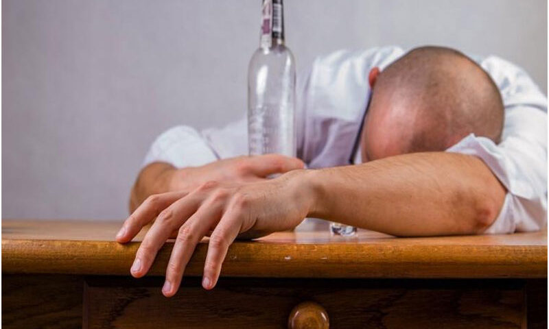 El alcohol también debilita los pulmones