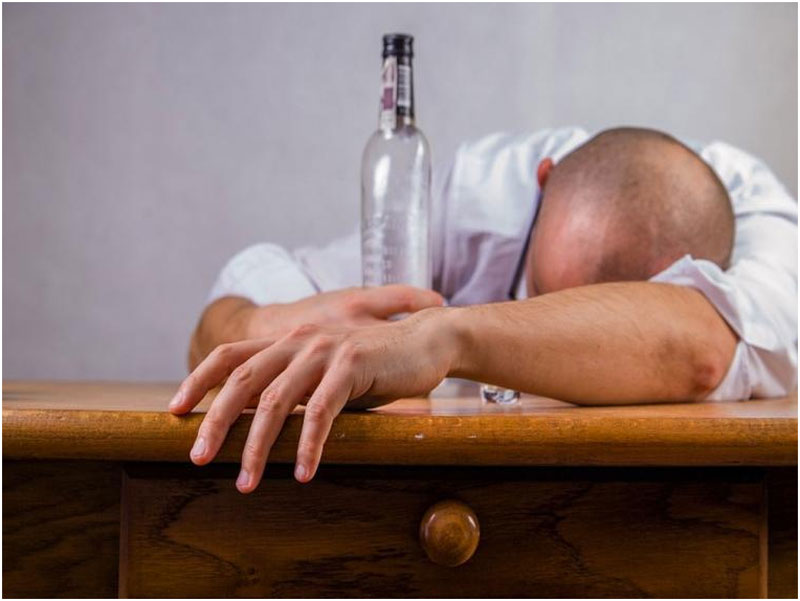 El alcohol también debilita los pulmones