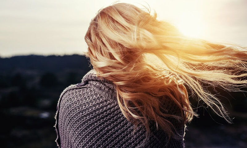 ¿Por qué se cae el cabello en invierno?