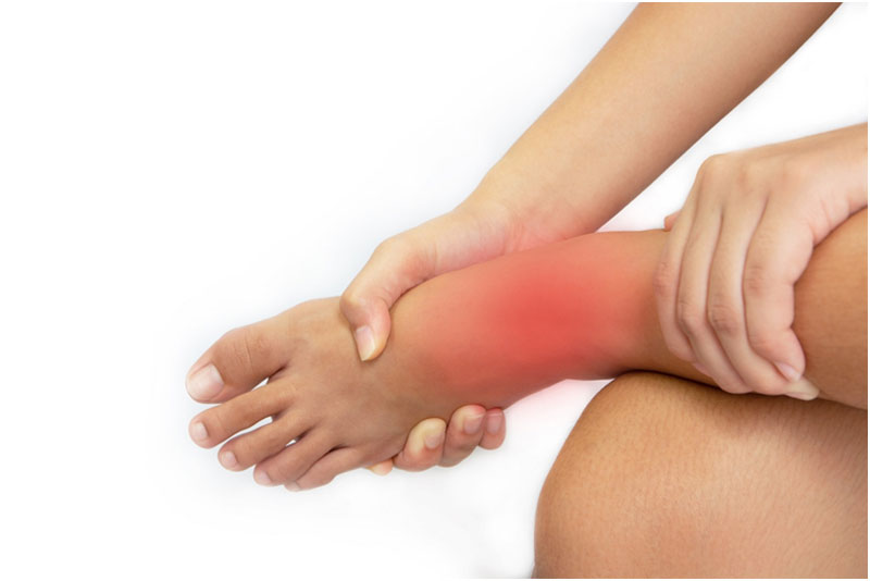 ¿Por qué se hinchan los pies? Causas y recomendaciones para evitar este problema