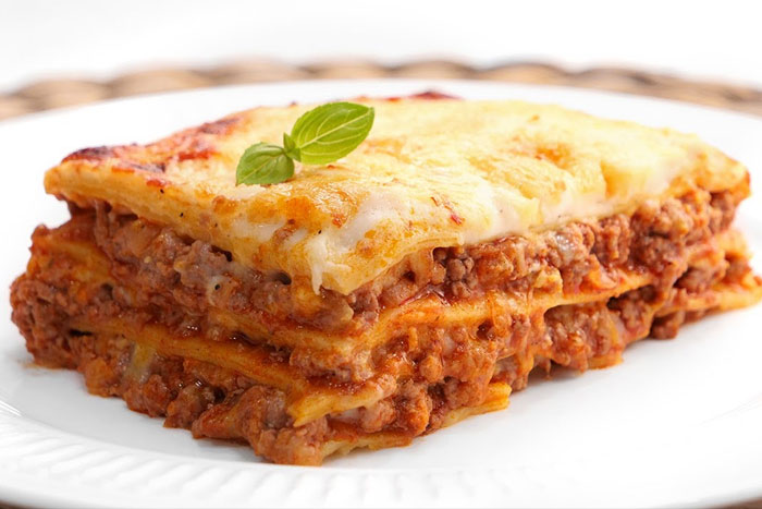 Lasaña de carne picada y bechamel