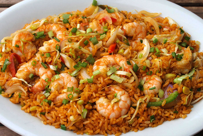 Camarones con arroz y especias