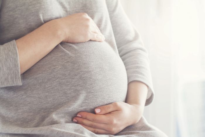 Quedar embarazada después de los 45 años de forma natural, ¿es posible?