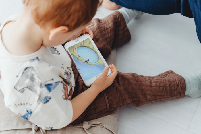 El celular SÍ engancha a los niños – Actúa contra la adicción al móvil