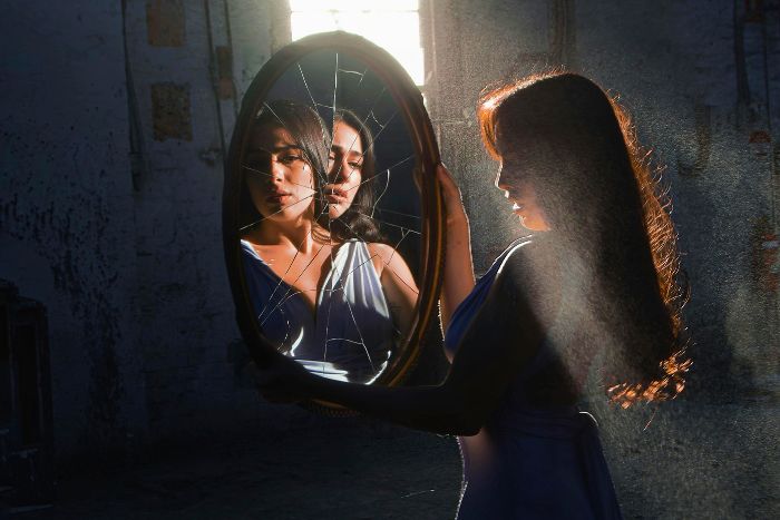 Alter ego: ¿Cómo usar tu identidad oculta para obtener más confianza y seguridad?